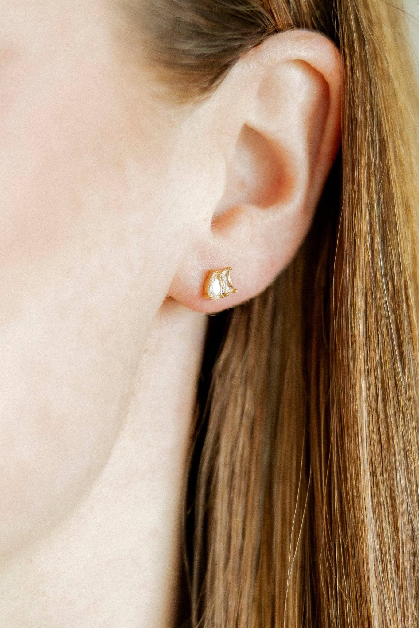 Maren Screwback Stud Earrings