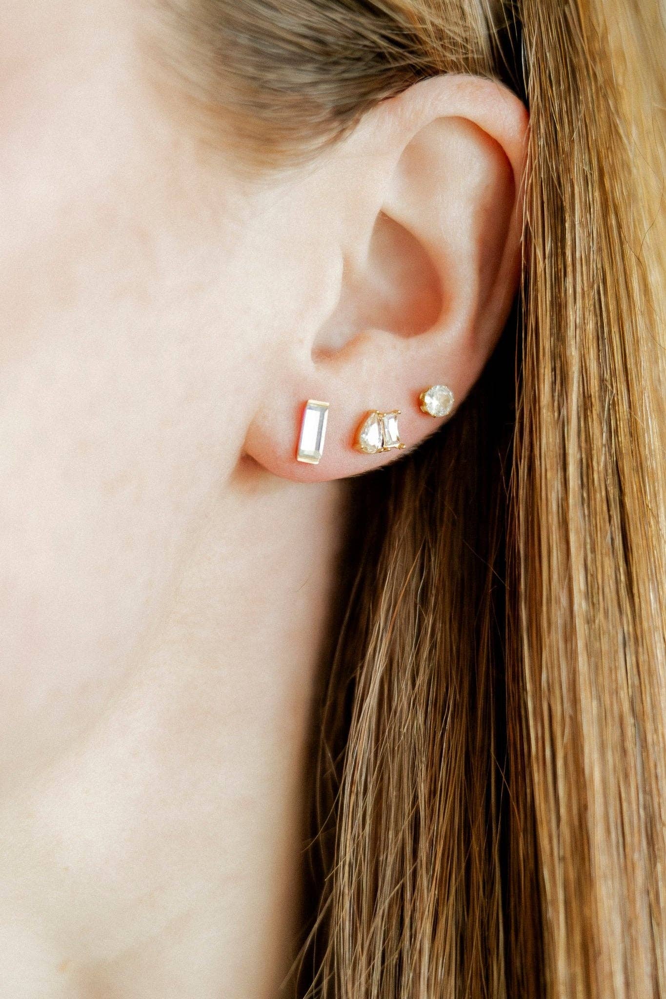 Maren Screwback Stud Earrings