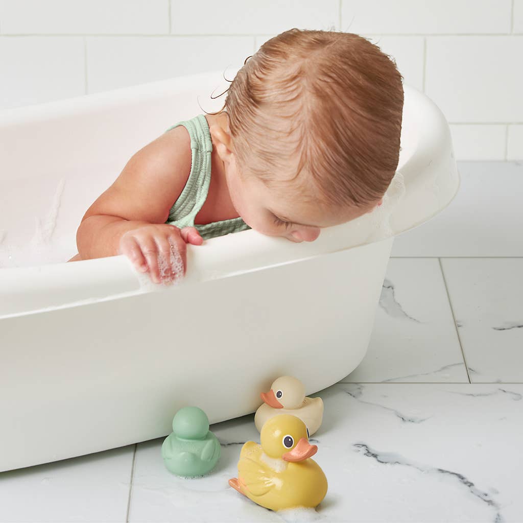 Itzy Ducky Family™ Bath + Water Table Toys
