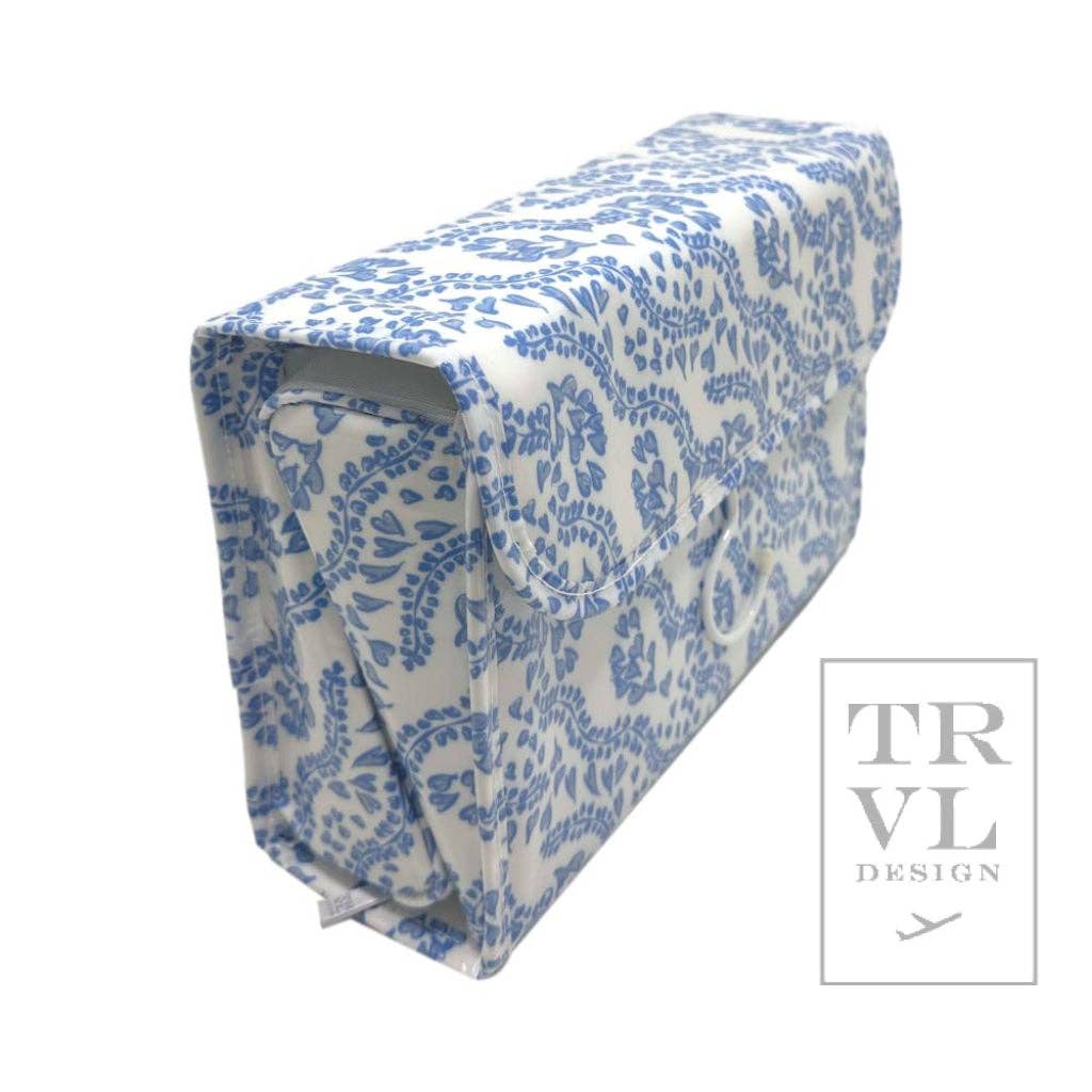 Luxe Gloss Hanging Toiletry Case