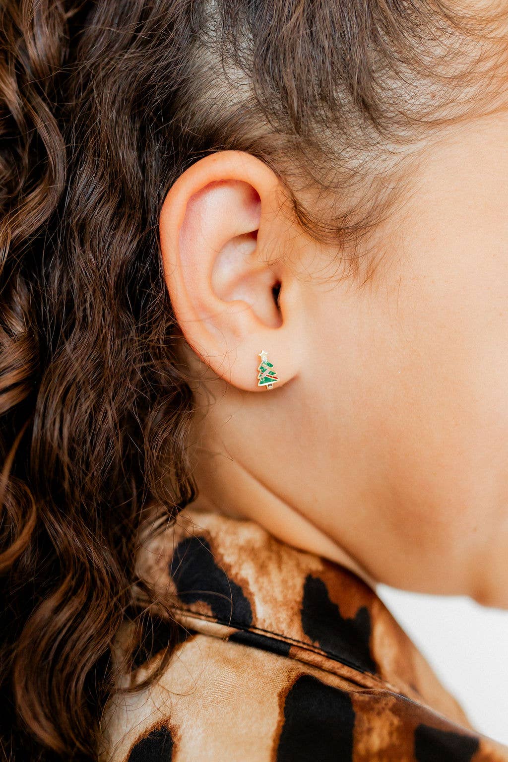 Noelle Screwback Stud Earrings