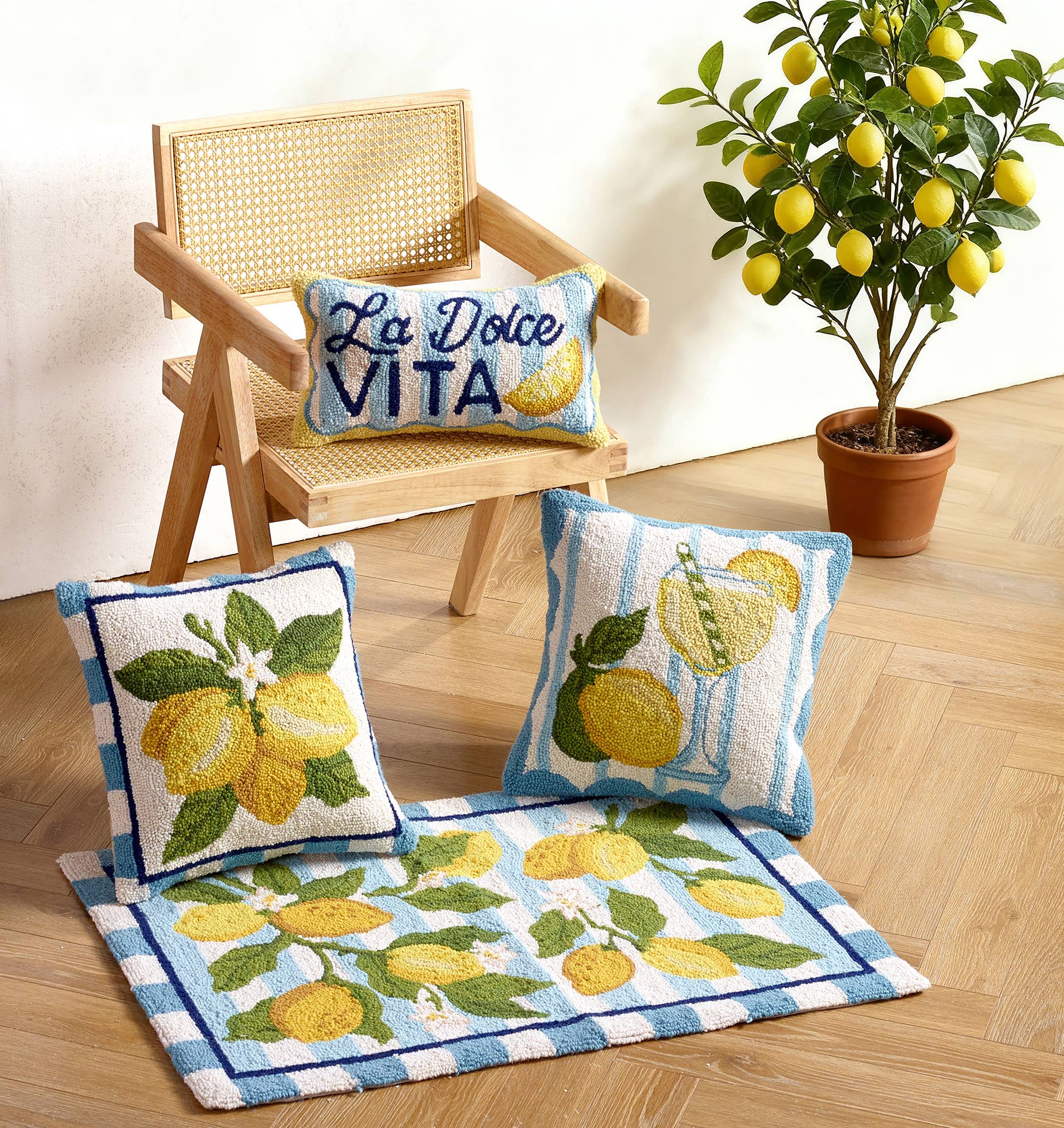 La Dolce Vita Hook Pillow
