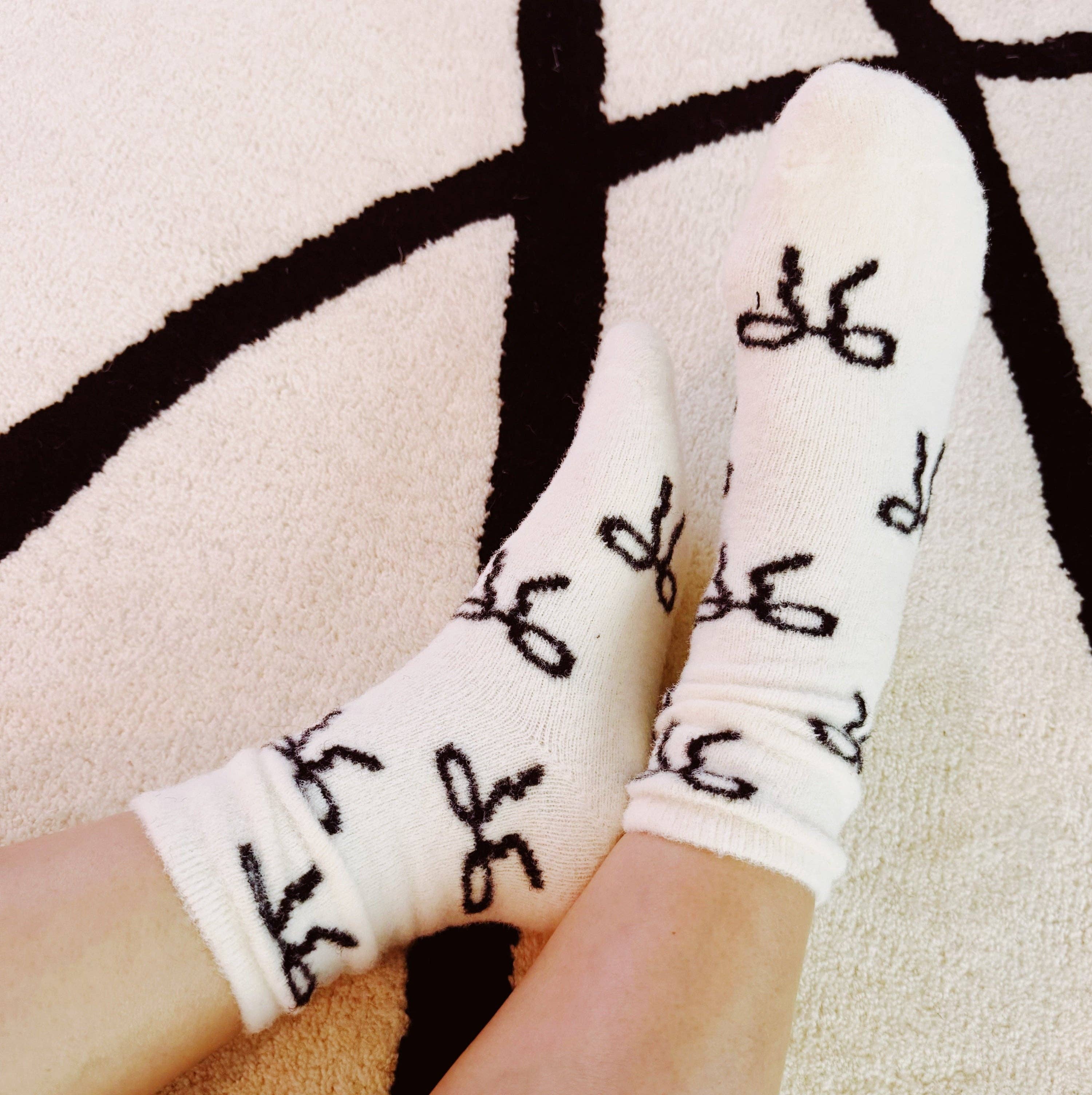 Sassy Bows Fuzzy Sock Set