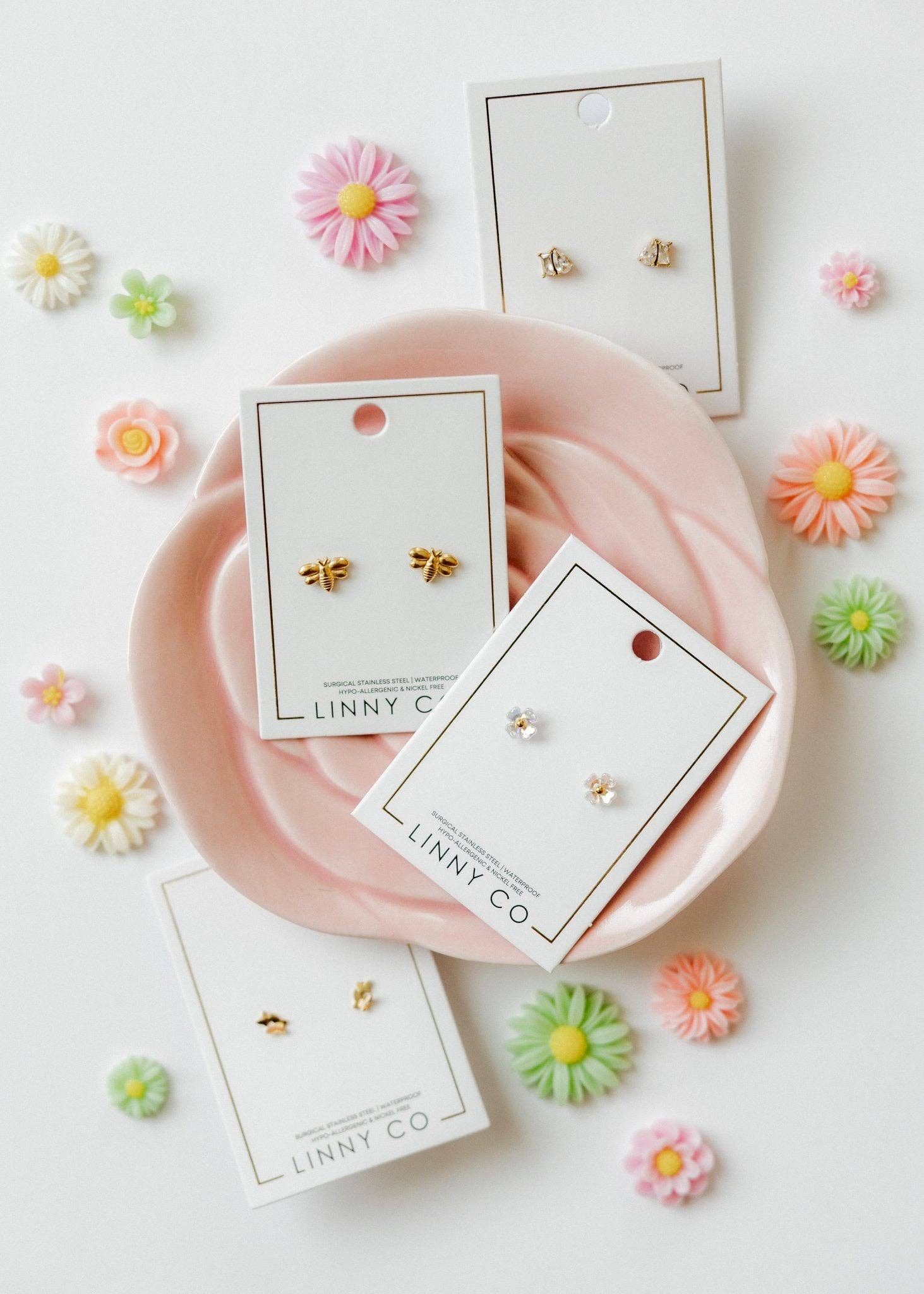 Maren Screwback Stud Earrings