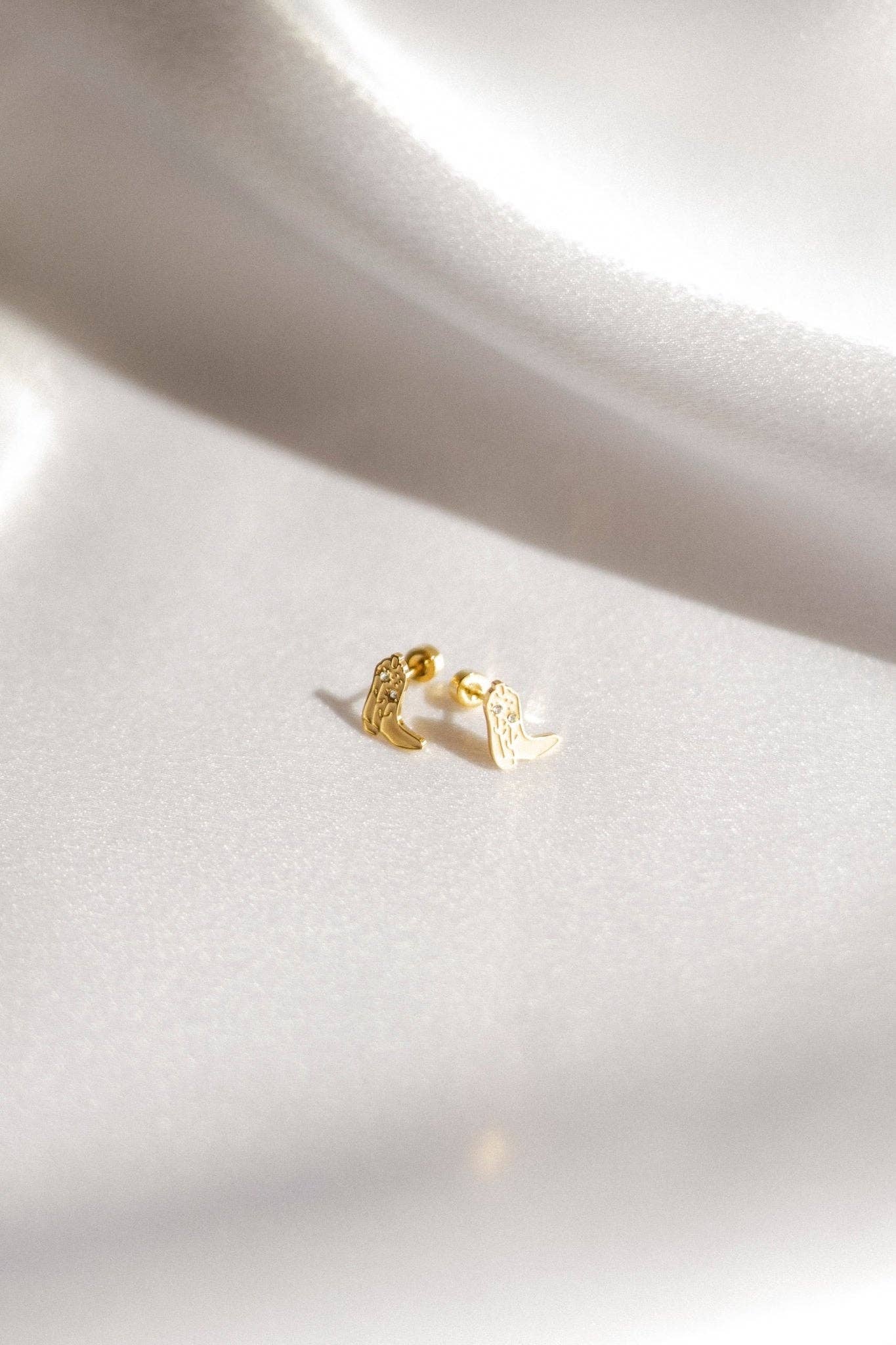 Daisy Cowgirl Boot Screwback Stud Earrings