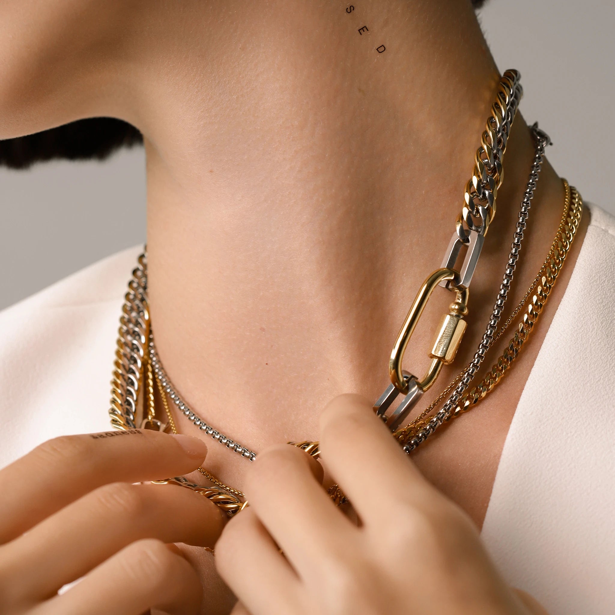 Carabiner Layered Necklace Set