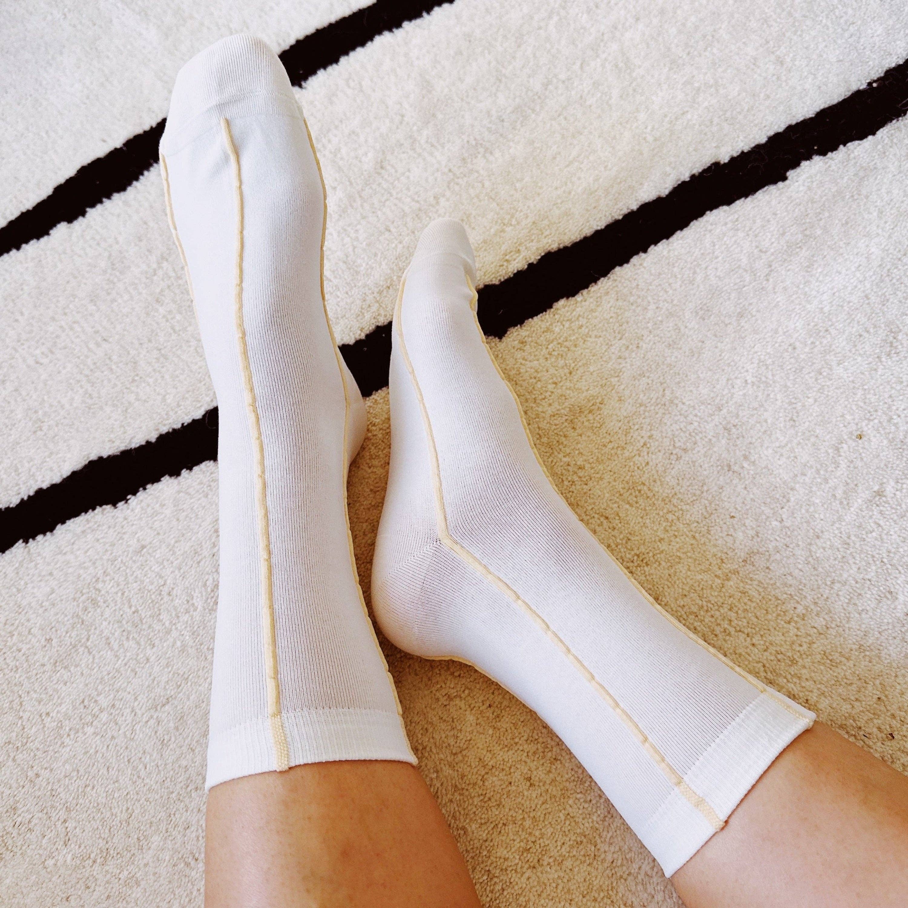 Simple Contrast Stitch Socks