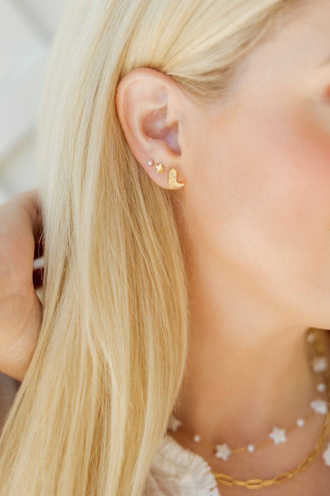 Daisy Cowgirl Boot Screwback Stud Earrings