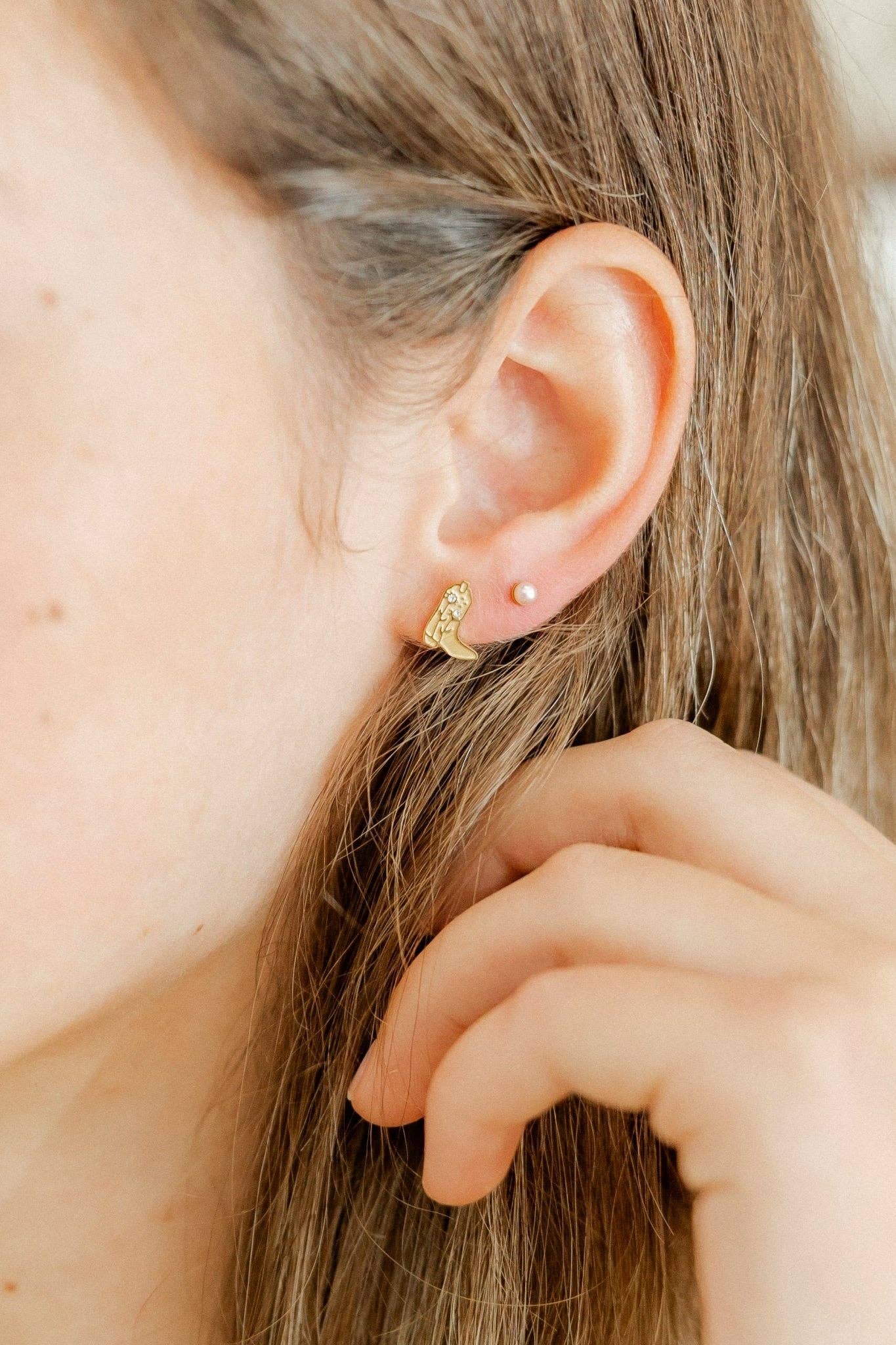 Daisy Cowgirl Boot Screwback Stud Earrings