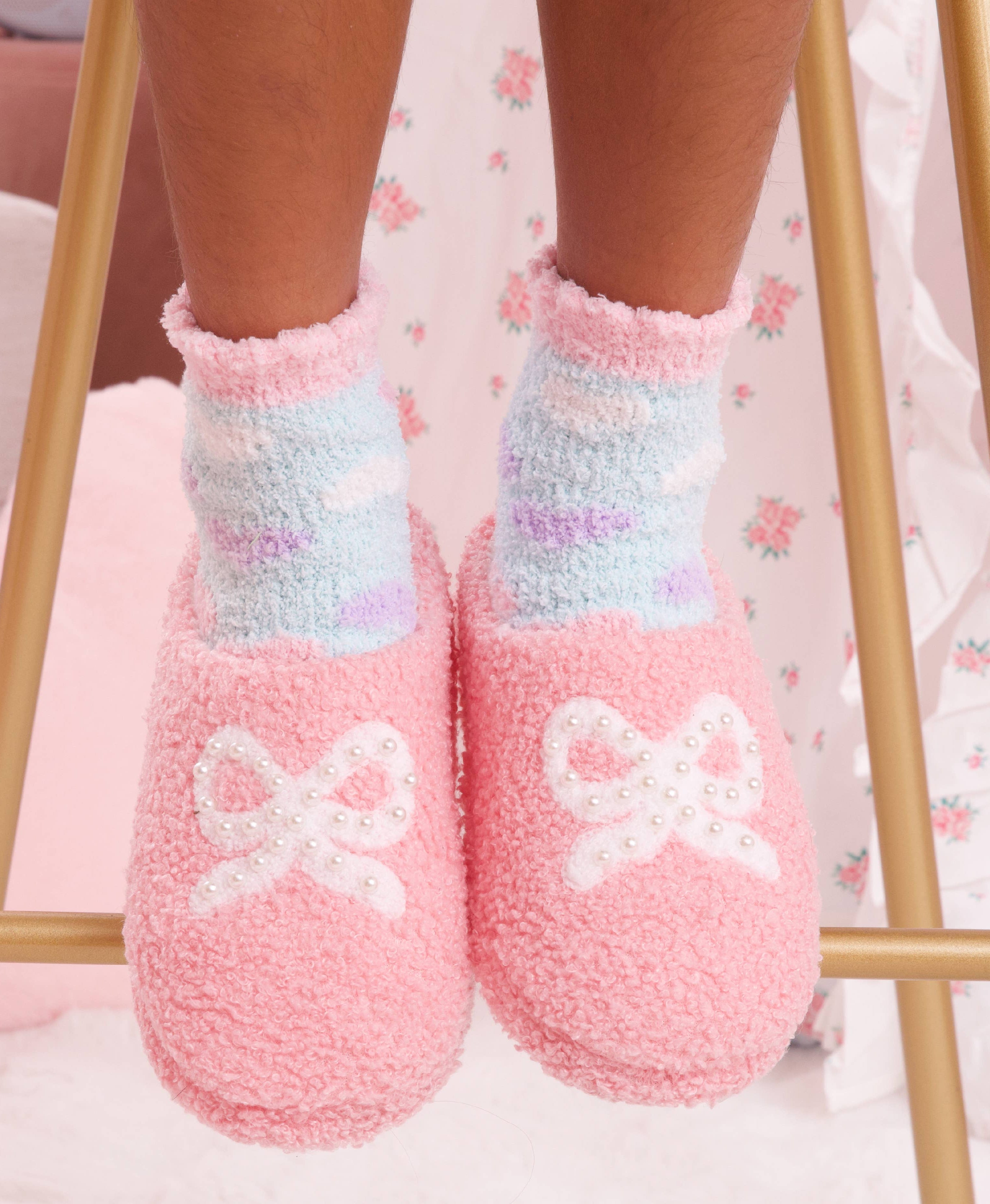 Pink Pearl Bow Slippers