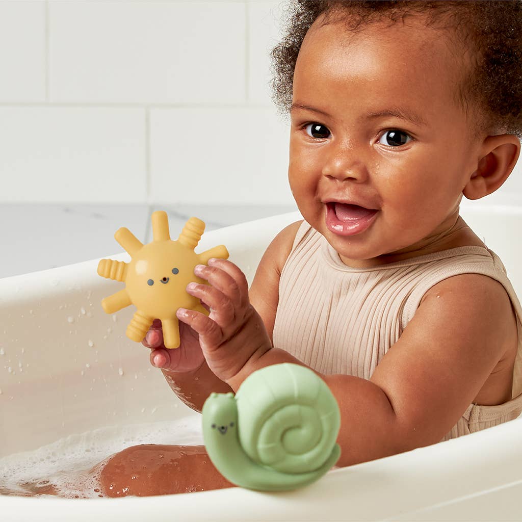 Itzy Squirt™ Soft Bath Toy Set