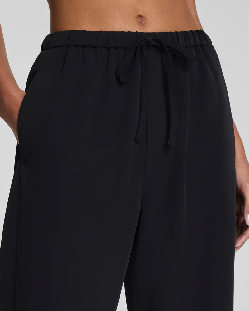 Spanx®  CarryOn Straight Leg Pant in Black
