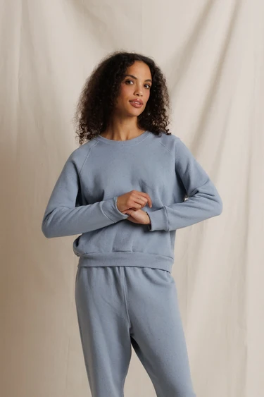 Alexi French Terry Raglan Crew Sweatshirt in Turbulence Speckled