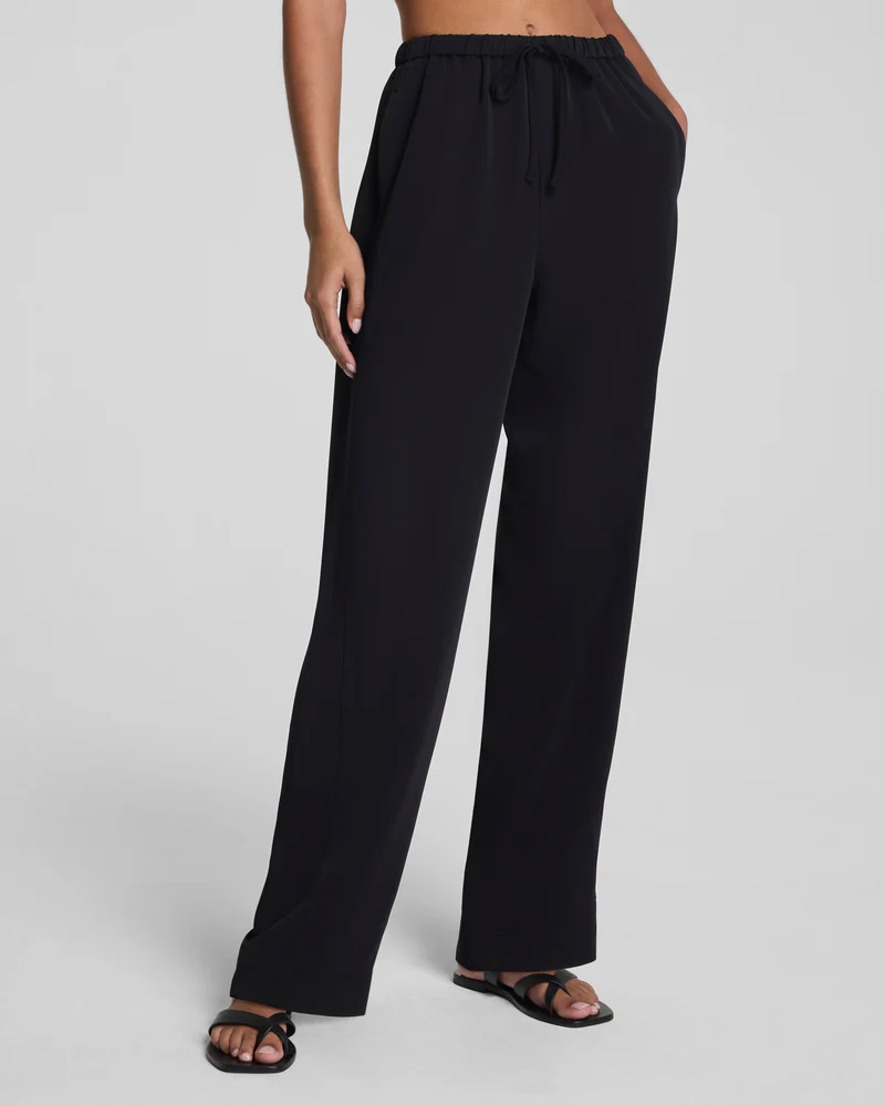 Spanx®  CarryOn Straight Leg Pant in Black